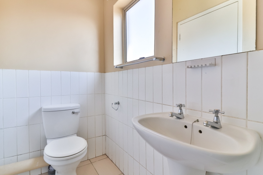1 Bedroom Property for Sale in Wellington Central Western Cape